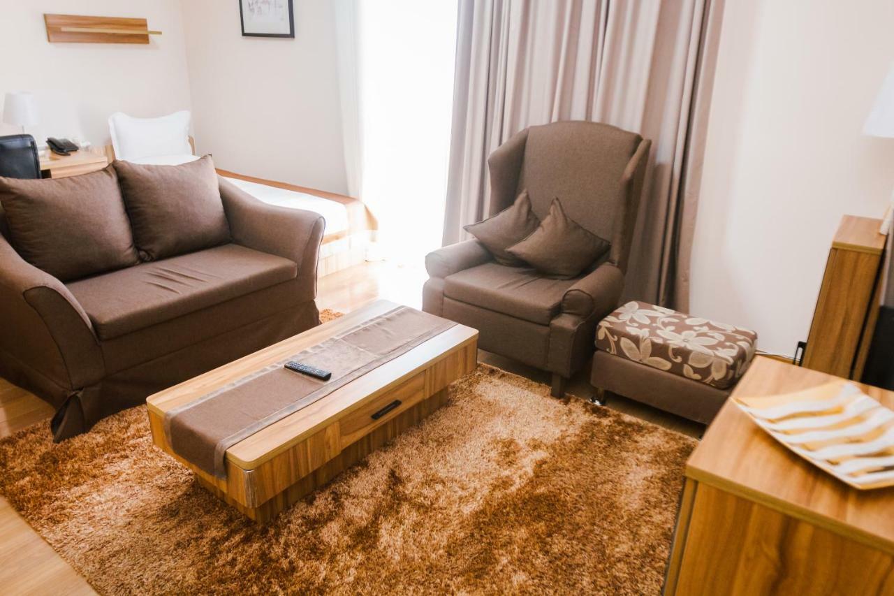 Atyraū Atb Grand Hotel מראה חיצוני תמונה